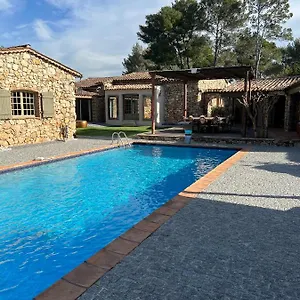 https://le-hameau-des-lucioles.fr-provencehotel.com